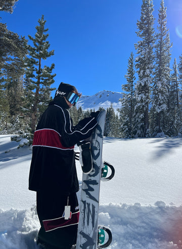 HELLYHANS Baggy Velvet Snow Suit - Black With Red Stripe